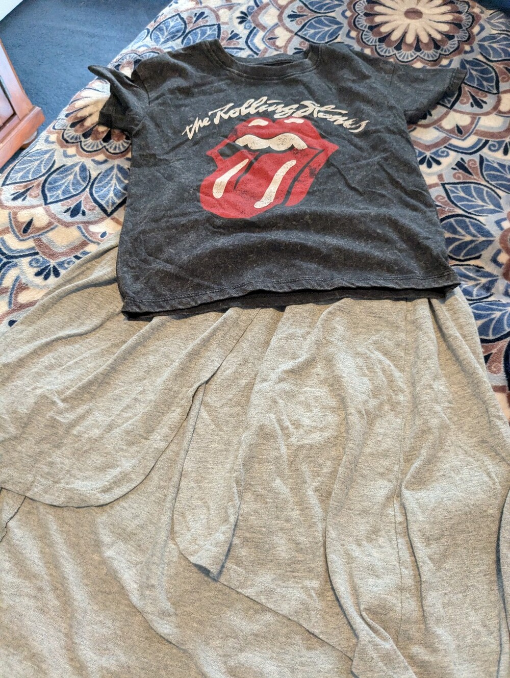 Old Navy Black Graphic Tee with Red Tongue and Light Gray Skirt Set